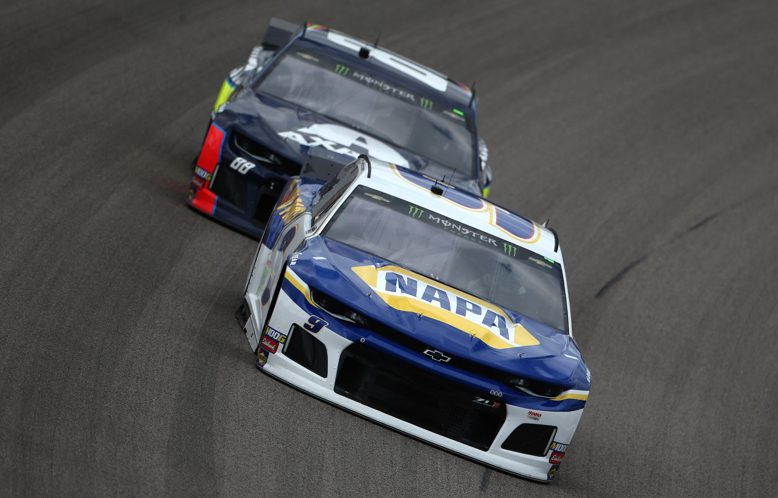 Harvick blasts way to opening Kansas stage win